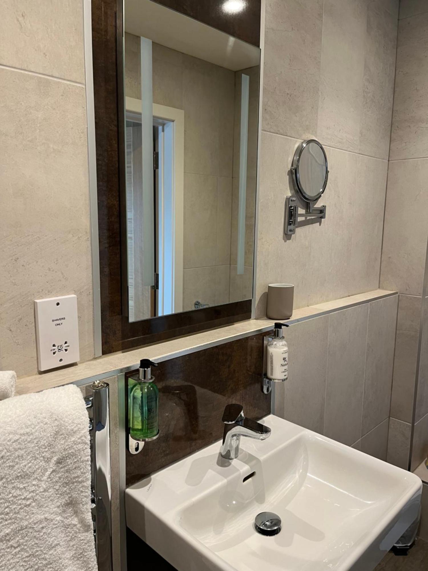 Rose And Crown Hotel Lytchett Matravers Luaran gambar