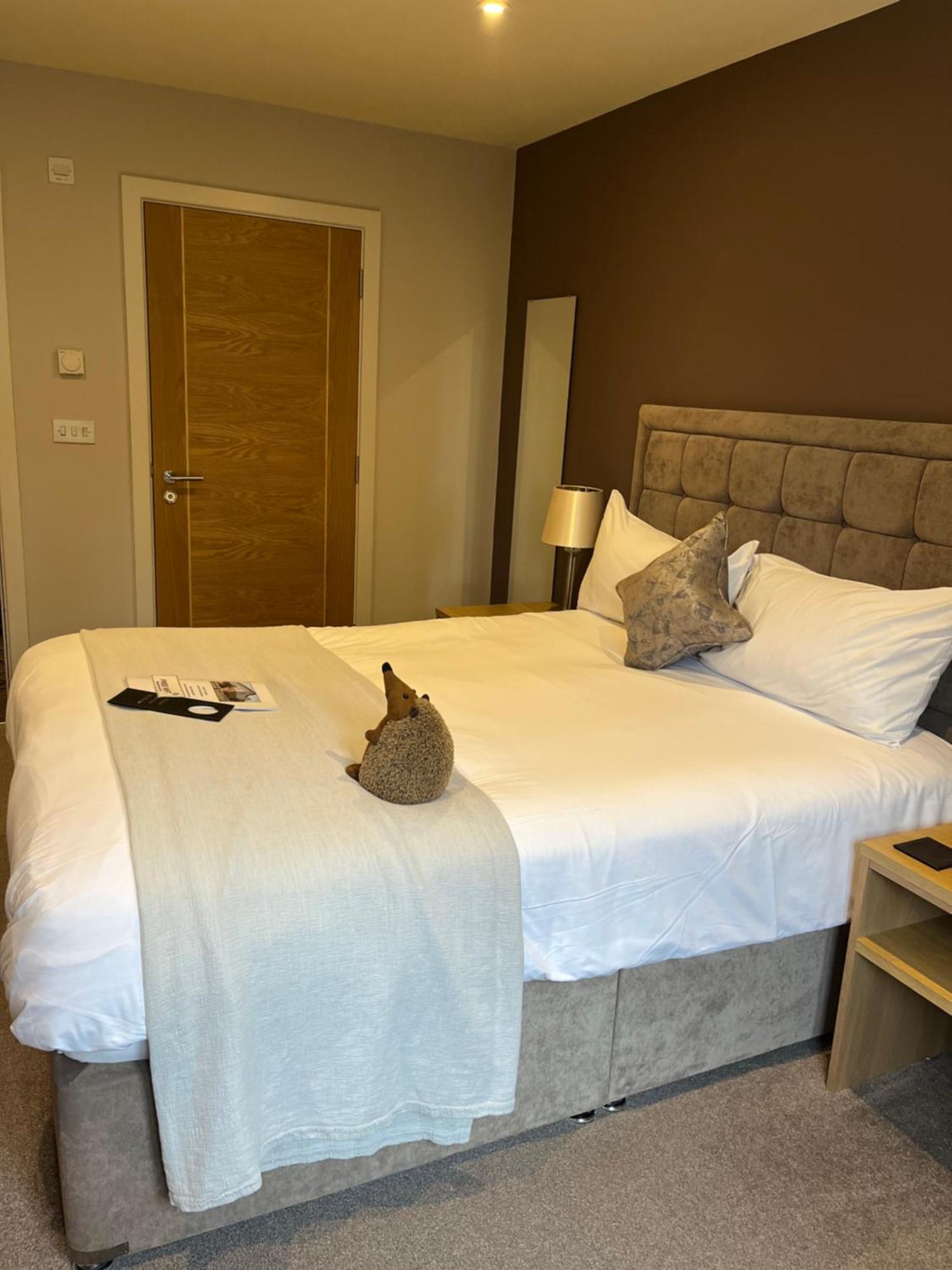 Rose And Crown Hotel Lytchett Matravers Luaran gambar